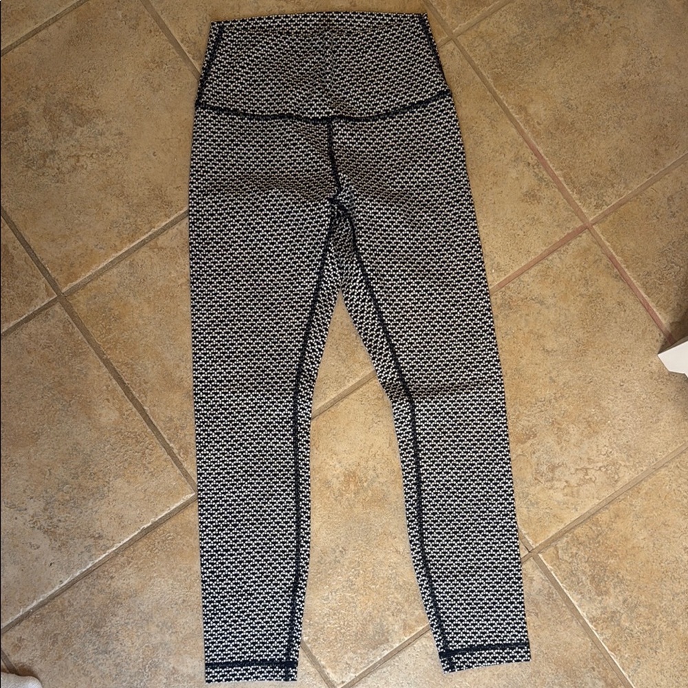 Lulu Lemon Black and White Patterned Leggings